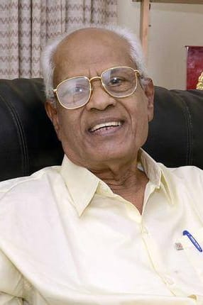 பழம்பெரும் திரைப்பட வசனகர்த்தா ஆரூர்தாஸ் மறைந்தார்