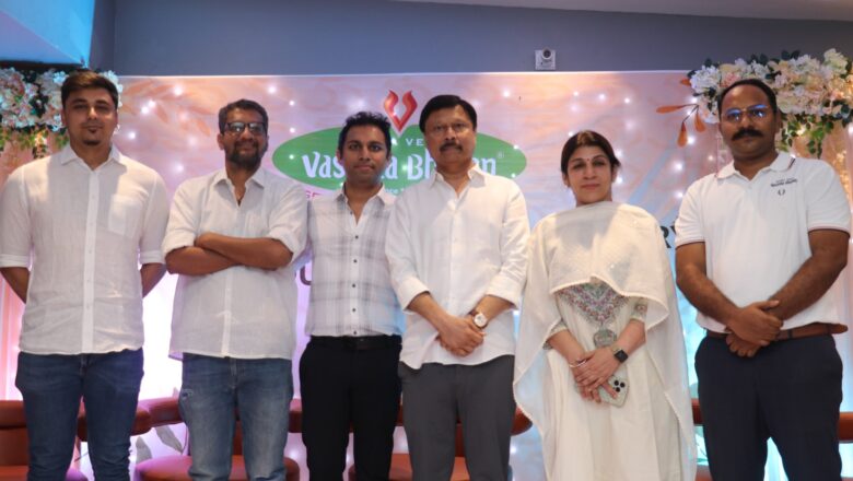 இந்திய அளவில் முதன்முறையாக ஸ்விக்கி மற்றும் ஜொமேட்டோ ரைடர்களுக்கு வசந்தபவன் சார்பாக பாராட்டு விழா நடைபெற்றது