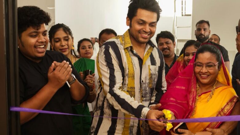 யூடியூபர் முகமது இர்ஃபானின் ‘IRFAN’s VIEW STUDIO’வை நடிகர் கார்த்தி திறந்து வைத்தார்