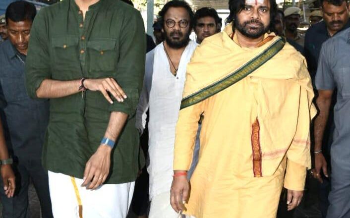 ஸ்ரீ பவன் கல்யாண் திருச்செந்தூர் சுப்ரமணிய சுவாமி கோயிலில் சுவாமி தரிசனம் செய்தார்.