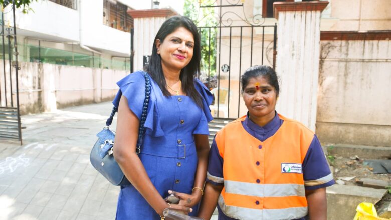 *தூய்மை பணியாளர் பத்மாவுக்கு தங்க மோதிரம் பரிசளித்து கௌரவித்த மலேசிய சட்டத்துறை துணை அமைச்சர்*