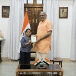 *ஏழு வயதே ஆகும் ரூஹி மொஹஸ்ஸாப் இந்தியாவின் மாண்புமிகு குடியரசுத் துணைத் தலைவரை சந்தித்தார்!*