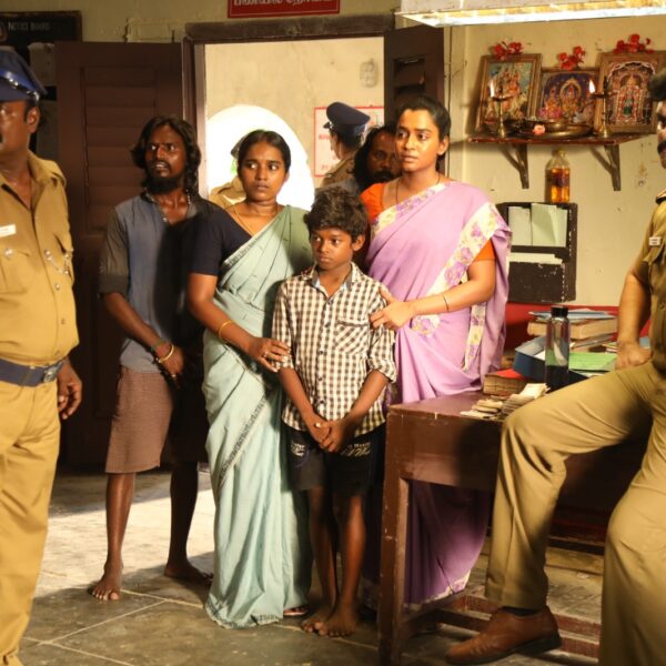 “ஒரு தாயின் போராட்டம்… ஒரு மகனின் கிராண்ட் மாஸ்டர் கனவு! ‘தி கிராண்ட் மாஸ்டர்’ ஃபர்ஸ்ட் லுக் வெளியீடு!”