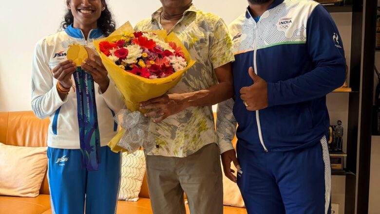 ஆசிய விளையாட்டில் அசத்திய வித்யா ராமராஜ்… ஊக்கத்தொகை வழங்கி பாராட்டிய M. செண்பகமூர்த்தி!