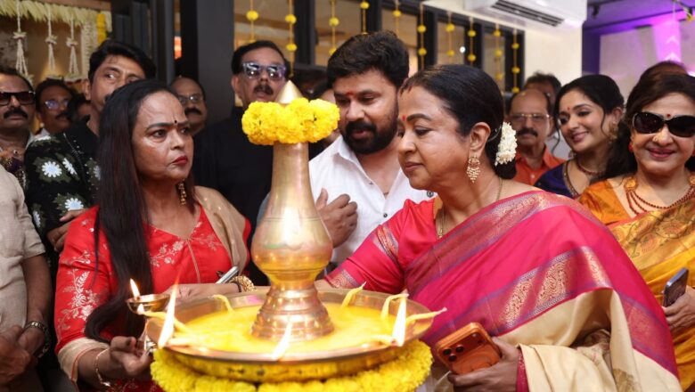 கேரளாவின் பாரம்பரிய சுவை இனி சென்னையிலும்… ‘Dhe Puttu’ கிளையை தொடங்கிய திலீப் – காவ்யா மாதவன்!