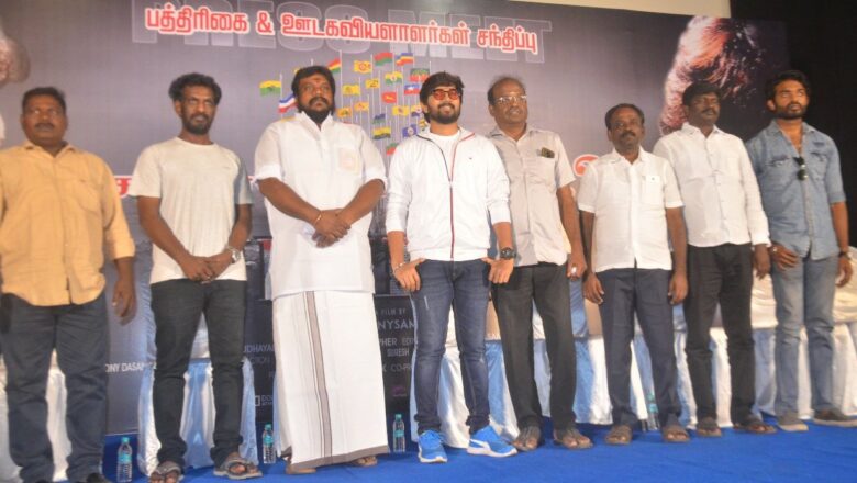 எதிர்பாராத திசையிலிருந்து எல்லாம் சாயம் படத்துக்கு எதிர்ப்புகள் கிளம்பியது