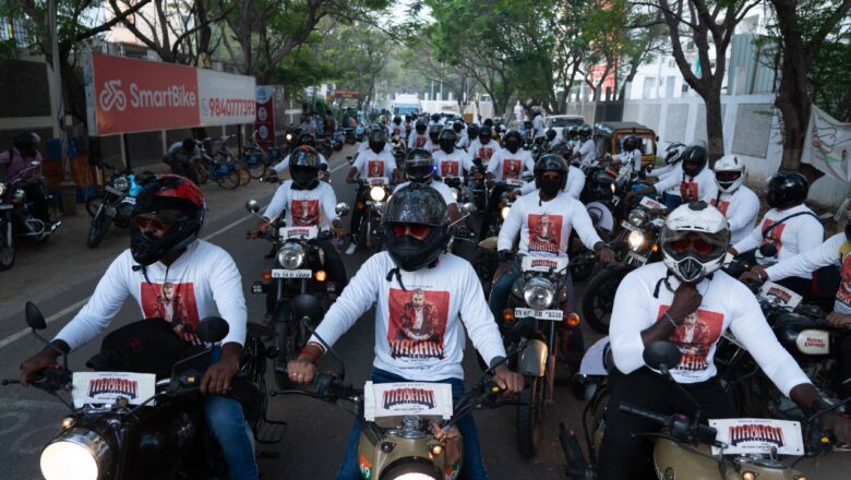 ‘மகான்’ படத்தை கொண்டாடும்  ரசிகர்களின்  மோட்டார் சைக்கிள் பயணம்