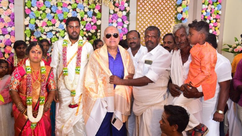 தனது திருமணத்தில் ஆதரவற்ற குழந்தைகள் மற்றும் நலிந்த கலைஞர்களை கௌரவித்த ‘மாவீரன் பிள்ளை’ தயாரிப்பாளர் K.N.R.ராஜா..!