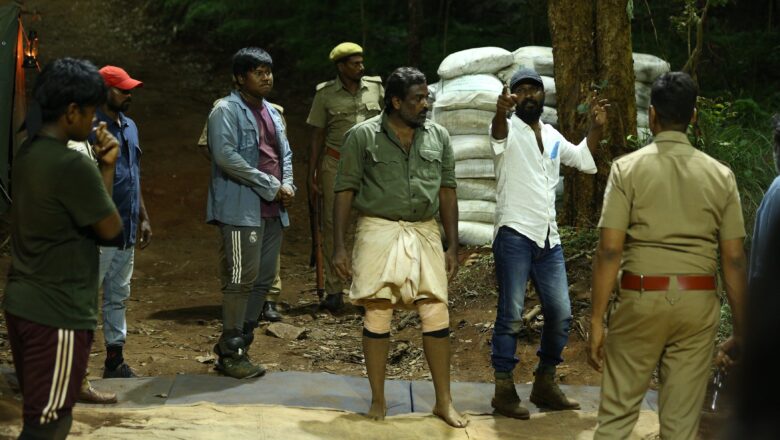 RS Infotainment Pvt Ltd தயாரிப்பாளர் எல்ரெட் குமார் வழங்கும்,இளையராஜா இசையமைப்பில்,விஜய் சேதுபதி – சூரி நடிக்கும்,இயக்குநர் வெற்றிமாறனின் விடுதலை !