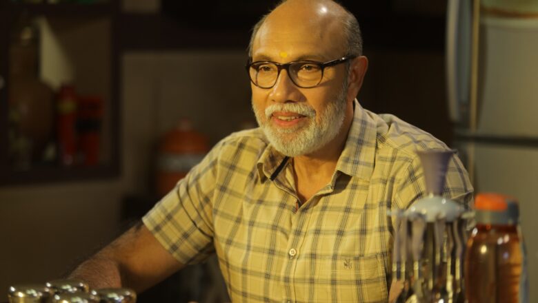 வீட்ல விசேஷம் திரைப்படம் நீண்ட நாட்களுக்குப் பிறகு குடும்பமாக பார்வையாளர்களை மீண்டும் திரையரங்குகளுக்கு கொண்டு வரும் என்று என்னால் உறுதியாக கூறமுடியும். – நடிகர் சத்யராஜ்