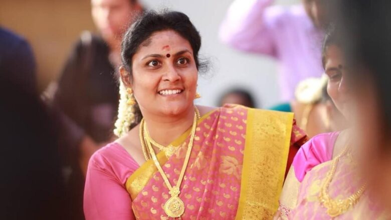 குணச்சித்திர நடிகை ‘பருத்திவீரன் ‘ சுஜாதாவுக்கு ‘மினி ஆச்சி’ என்ற பட்டம் சென்னையில் நடந்த விழாவில் வழங்கப்பட்டுள்ளது.