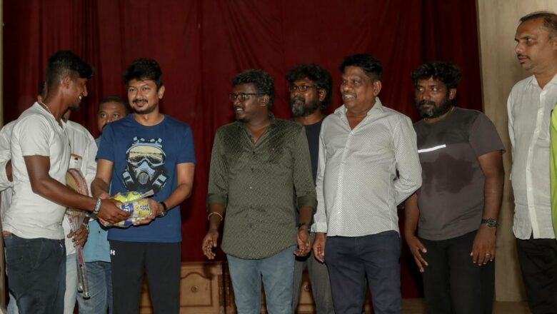 மாமன்னன் படப்பிடிப்பு தளத்தில் சேலம் மக்களுக்கு உதவிதொகை வழங்கிய உதயநிதி ஸ்டாலின்