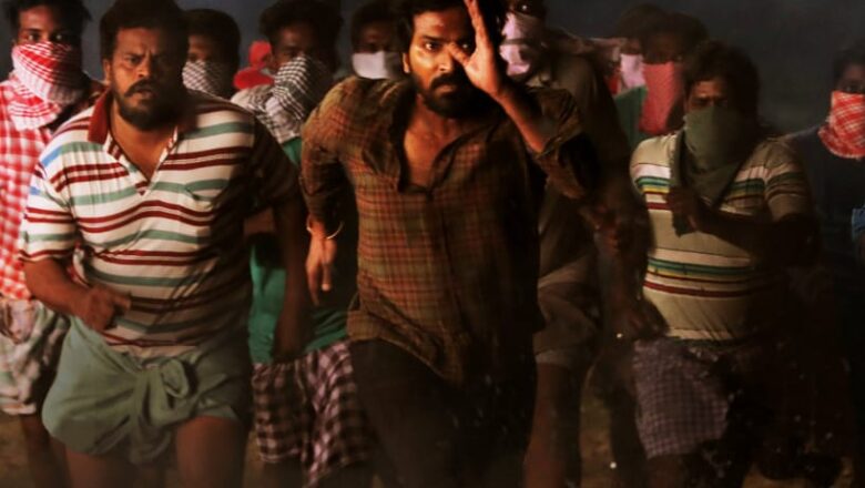  இயக்குநர் கார்த்திக் சுப்பராஜ் வழங்கும், அசோக் வீரப்பன் இயக்கத்தில் கார்த்திகேயன் சந்தானம், சுதன் சுந்தரம், ஜெயராமன் தயாரிப்பில் வைபவ்-அனகா நடித்துள்ள ஆக்‌ஷன் த்ரில்லர் படம் ‘பஃபூன்’ நாளை வெளியாகிறது