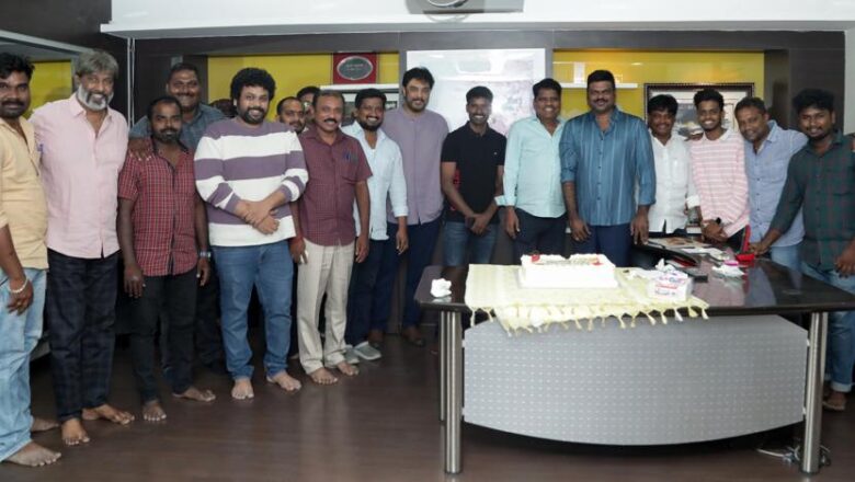 லைகா புரொடக்‌ஷன்ஸ் தலைமை அதிகாரி திரு. GKM தமிழ்குமரன் பிறந்த நாள் கொண்டாட்டம் இன்று ரெட் ஜெயன்ட் மூவீஸ் அலுவலகத்தில் நடைபெற்றது.