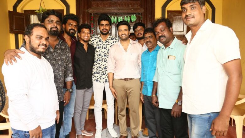 ரொமான்ஸ் காமெடி ஜானரில், நடிகர் சந்தானத்தின் மைத்துனர் வினோத் துரைசாமி மற்றும் தங்கராஜ் தயாரிக்கும் புதிய திரைப்படம் !