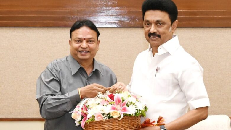 முதலமைச்சர் திரு. மு.க. ஸ்டாலின் அவர்களை வேல்ஸ் பல்கலைக்கழகத்தின் நிறுவனர்-வேந்தர் டாக்டர் ஐசரி கே. கணேஷ் அவர்கள், இந்திய டேக்வாண்டோ சம்மேளனத்தின் தலைவராக தேர்ந்தெடுக்கப்பட்டதற்காக சந்தித்து வாழ்த்துப் பெற்றார்.