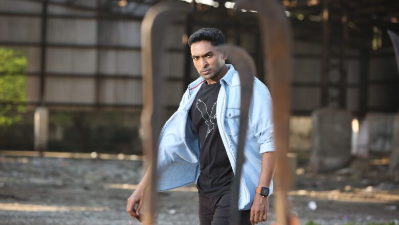 ஓப்பன் ஸ்கிரீன் பிக்சர்ஸ் & ஜி பிக்சர்ஸ் ஆகியவை இணைந்து S.K. கனிஷ்க், GK. G. மணிகண்ணன்  வழங்கும் கார்த்தி இயக்கத்தில் விக்ரம் பிரபு நடிக்கும் ‘ரெய்டு’