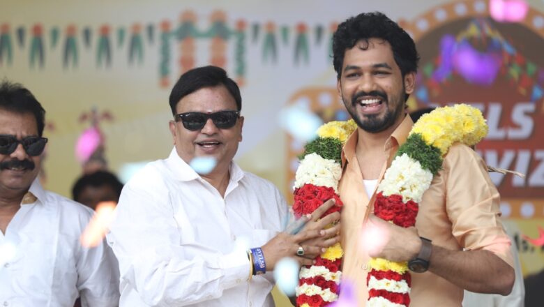 வேல்ஸ் திருவிழாவில் பிரம்மாண்டமாக வெளியிடப்பட்ட ‘P T சார்’ படத்தின் ஃபர்ஸ்ட் லுக்