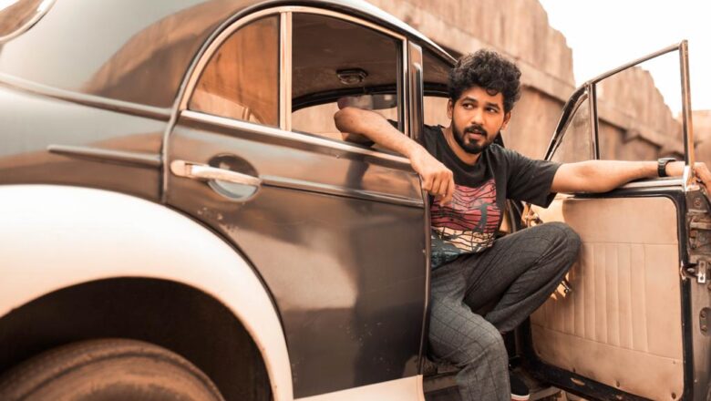 ஹிப் ஹாப் தமிழா ஆதியின் புதிய ஆல்பம் பாடல் காதலர் தினத்தில் வெளியாகிறது !!!