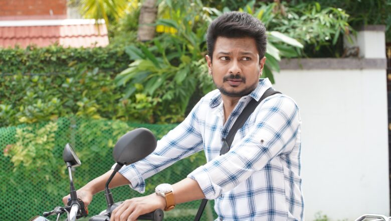 ‘கண்ணை நம்பாதே’ திரைப்படம் ரசிகர்களை சீட்டின் நுனியில் அமரவைக்கும்படியான எதிர்பாராத ட்விஸ்ட் மற்றும் ஆச்சரியங்களுடன் இருக்கும்” – – நடிகர் உதயநிதி ஸ்டாலின்!