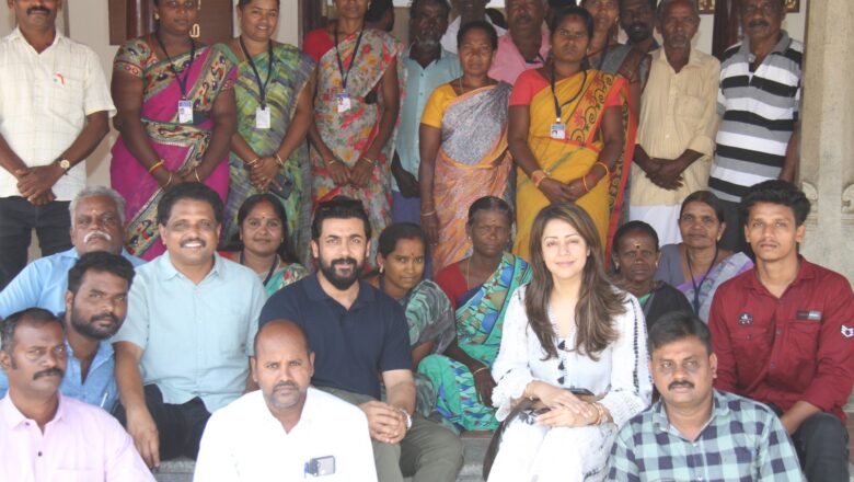 கீழடியில் புதிதாக கட்டப்பட்டுள்ள உலக தரம் வாய்ந்த அருங்காட்சியகத்தை நடிகர் சிவக்குமார் குடும்பத்தினர் இன்று பார்வையிட்டனர்.