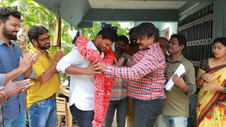 ‘அயோத்தி’ பட இயக்குனரை பாராட்டிய மன்சூர் அலிகானின் “சரக்கு” படக் குழுவினர்!