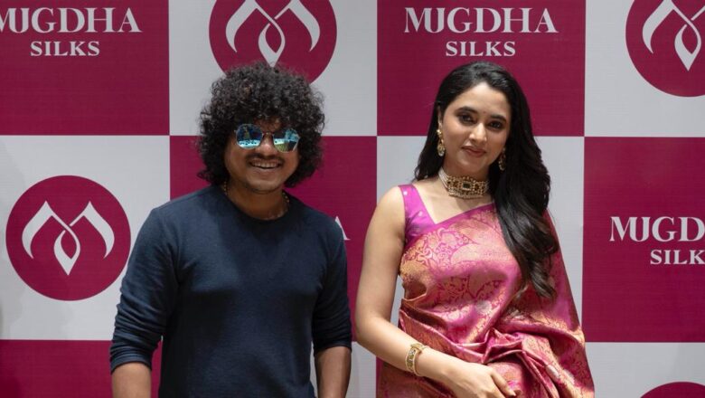 சென்னை தி.நகரில் உள்ள முக்தா சில்க்ஸின் 27வது ஸ்டோர்