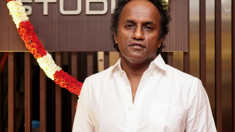 முன்னணி திரைப்படத் தயாரிப்பாளர் எஸ். சஷிகாந்த் இயக்குநராக அறிமுகமாகிறார்