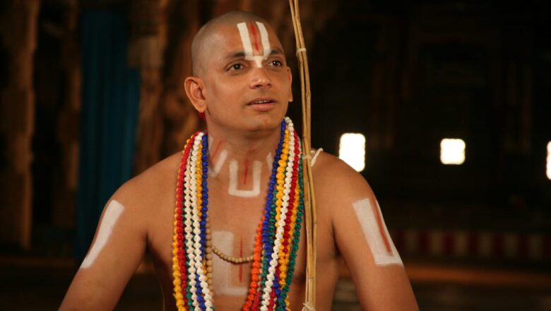 Hyagreeva cine Arts என்ற பட நிறுவனம் சார்பில் T. கிருஷ்ணன் திரைக்கதை அமைத்து ராமானுஜராக நடித்து தயாரித்துள்ள படம் ” ஸ்ரீ ராமானுஜர் “