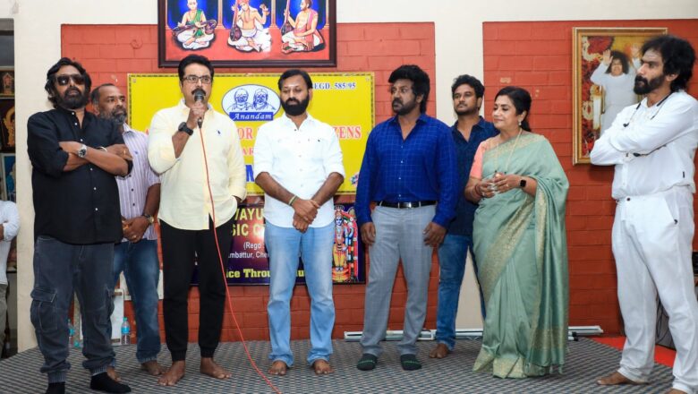 ‘ருத்ரன்’ திரைப்படத்தின் மாபெரும் வெற்றியை ஆனந்தம் முதியோர் இல்லத்தில் கொண்டாடிய ராகவா லாரன்ஸ் சரத்குமார் உள்ளிட்ட படக்குழுவினர்