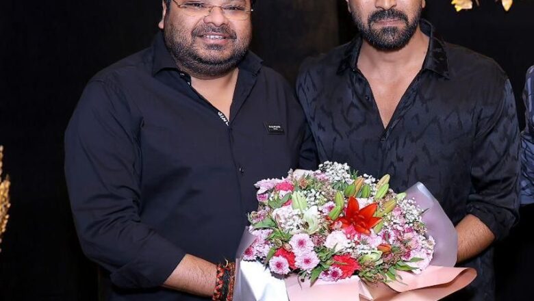 நடிகர் ராம் சரணின் வி மெகா பிக்சர்ஸ் தனது முதல் படைப்பிற்காக அபிஷேக் அகர்வால் ஆர்ட்ஸ் உடன் இணைகிறது