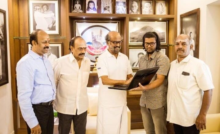 “காவிஆவி நடுவுல தேவி ” படத்தின் டிரெய்லரை சூப்பர் ஸ்டார் ரஜினிகாந்த் வெளியிட்டார்.