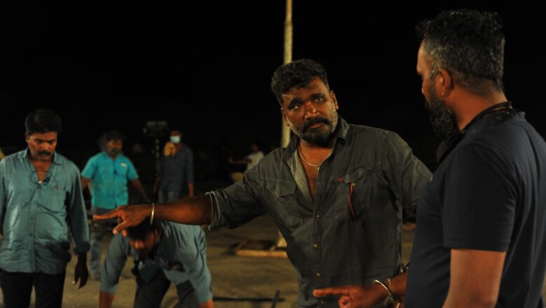 ராமநாதபுரம் அக்னி வெயிலில்  இராவண கோட்டத்தை படமாக்கிய  படக் குழுவினர்