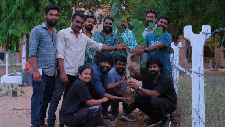 உலக சுற்றுசூழல் தினம்: “கட்டிஸ் கேங்” படக்குழுவினருடன் மரக்கன்றுகள் நட்ட நடிகர் சௌந்தரராஜா