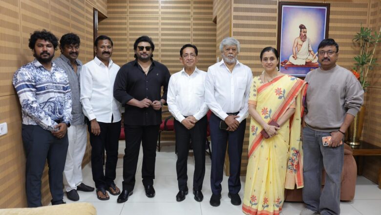 சென்னையில் ஜாய் ஆலுக்காஸ் தொடங்கி 18 வருடங்கள் முடிவடைந்த ஆண்டு மற்றும் ஜாய் ஆலுக்காஸ் அறக்கட்டளை நடத்திய நிகழ்வில் 50 குடும்பங்களுக்கு வீடுகளை ஜாய் ஆலுக்காஸ் சேர்மன் வழங்கினார்