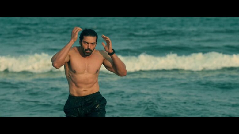 *’மிஸ்டர் X’ படத்திற்காக 20 அடி ஆழமுள்ள தண்ணீருக்கடியிலான அதிரடி காட்சியில் மொத்த சக்தியையும் பயன்படுத்திய ஆர்யா*